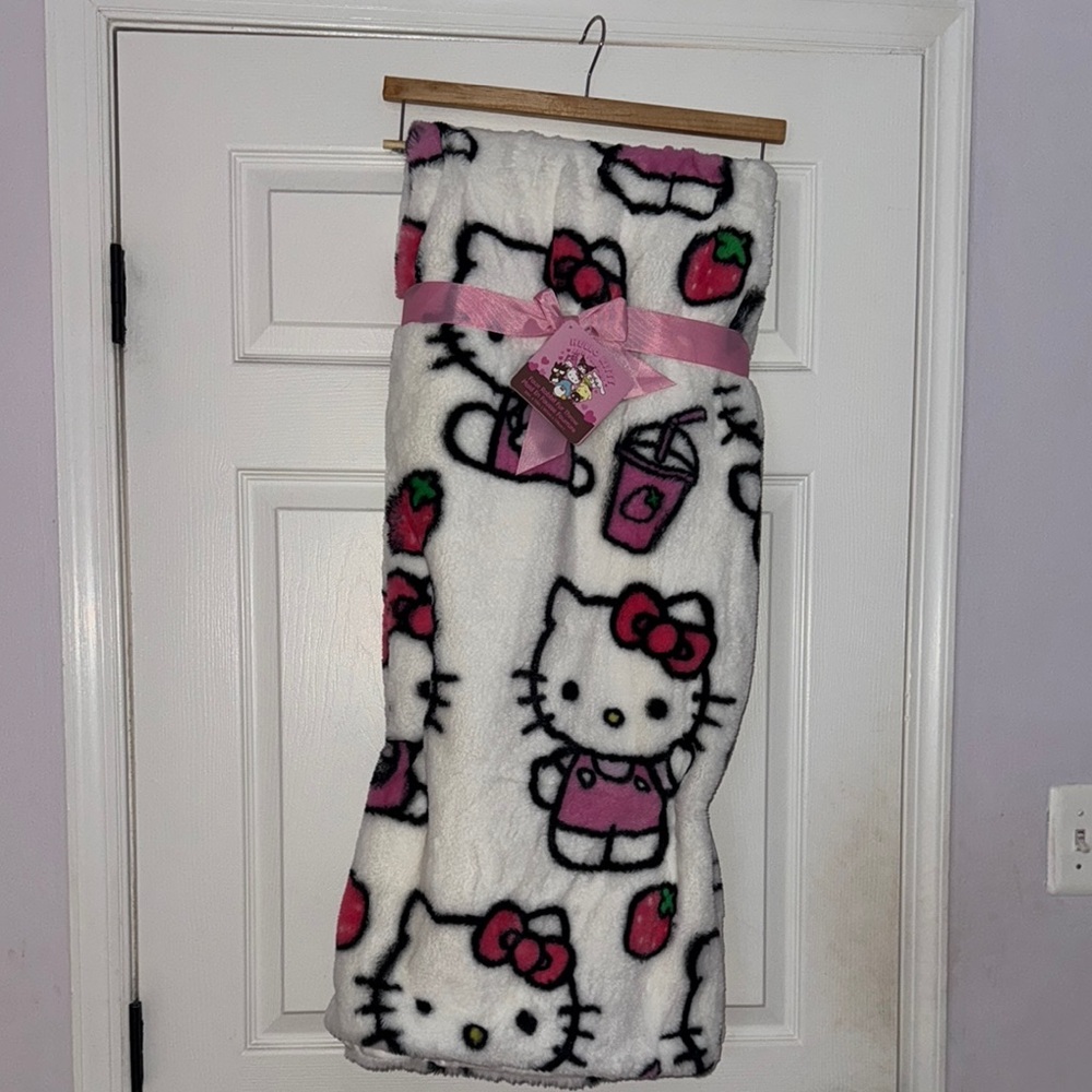 Hello Kitty Faux Fur Blanket